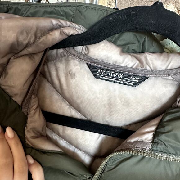 Arc'teryx Agrium Hoody Down Puffer Jacket Green - Picture 8 of 8